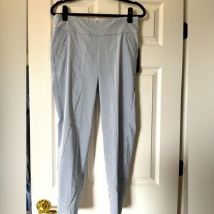 NWT -Women’s size M, pull on cropped pants by Soho Apparel Ltd